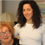 Sono una insegnante in possesso di qualifica dei 24 Crediti Formativi per l'insegnamento; mi offro per ripetizioni private e/o di gruppo di italiano e materie umanistiche. Sono laureata magistrale in Psicologia e parlo bene inglese e spagnolo